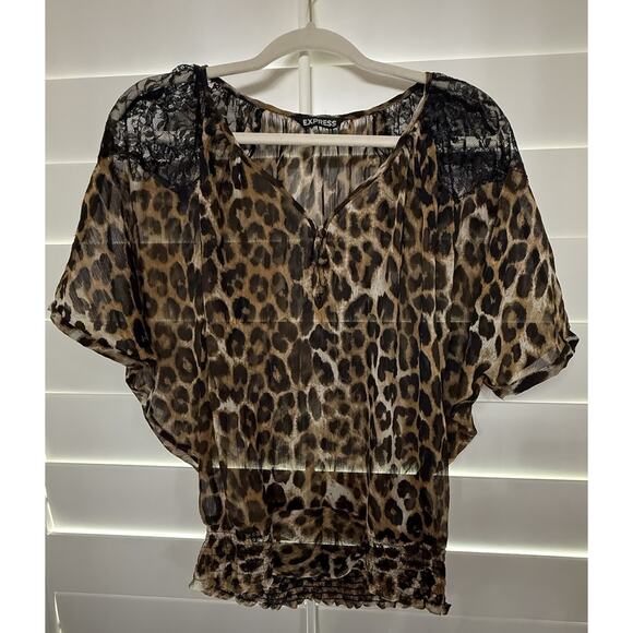 Express Women's Leopard Print Short Sleeve Blouse - Size Medium - Picture 1 of 5